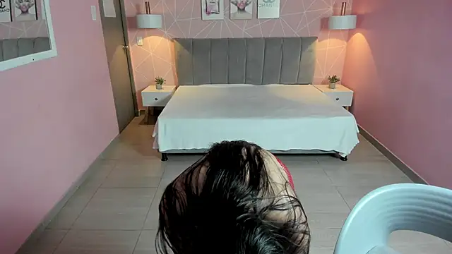 Snapshot of zara__sweet chatting on 01.04.25 zara sweet online show from 01.04.25