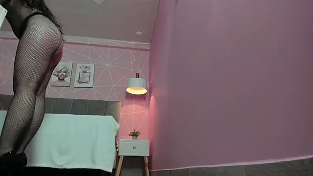 Snapshot of zara__sweet chatting on 02.21.25 zara sweet online show from 02.21.25