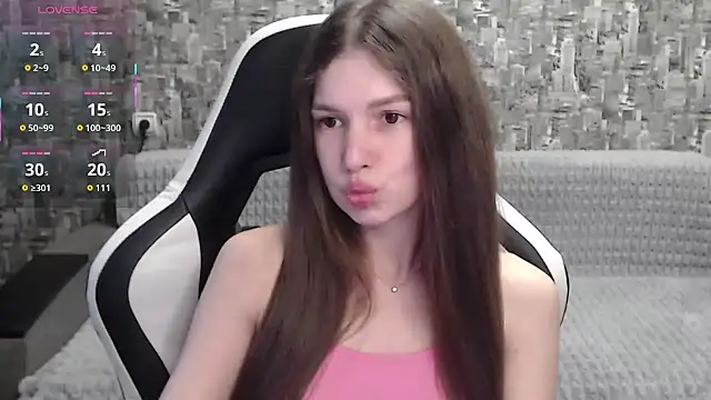 MissMiaCutie online show from 10.04.25