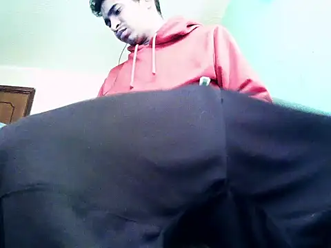 Snapshot of andrescaraballo chatting on 09.13.25 andrescaraballo online show from 09.13.25