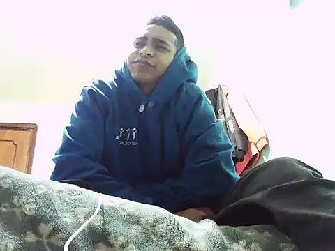 Snapshot of andrescaraballo chatting on 10.09.25 andrescaraballo online show from 10.09.25