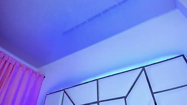 Snapshot of SarayRoyse chatting on 02.03.25 SarayRoyse online show from 02.03.25