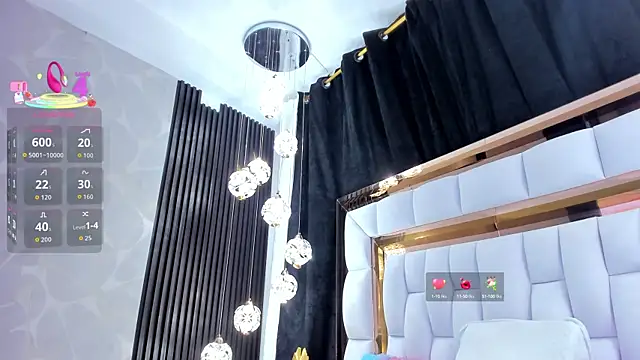 Snapshot of SarayRoyse chatting on 09.19.25 SarayRoyse online show from 09.19.25