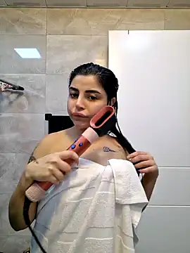 Snapshot of Esmertarcinim chatting on 12.13.24 Esmertarcinim online show from 12.13.24