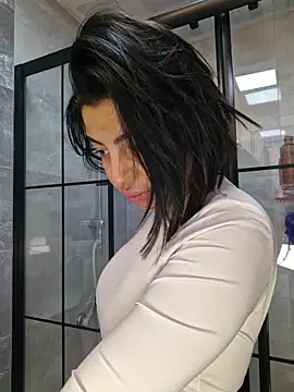 Snapshot of Esmertarcinim chatting on 11.25.25 Esmertarcinim online show from 11.25.25