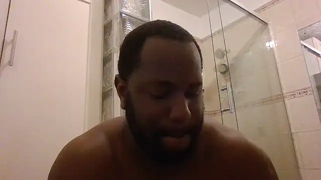 Snapshot of Bighood_T chatting on 09.18.25 Bighood T online show from 09.18.25