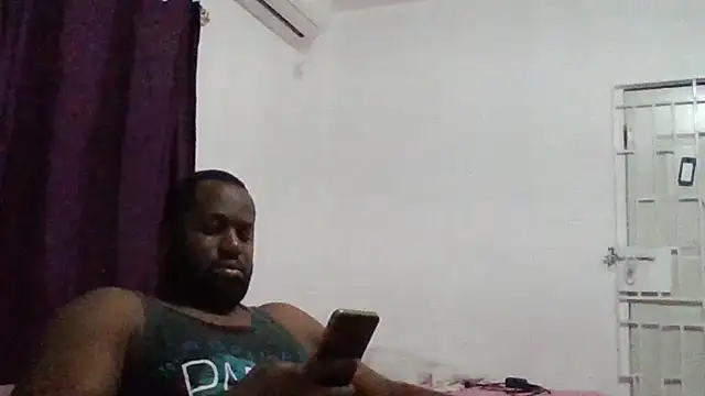 Snapshot of Bighood_T chatting on 10.07.25 Bighood T online show from 10.07.25