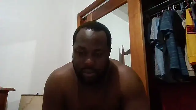 Snapshot of Bighood_T chatting on 10.09.25 Bighood T online show from 10.09.25