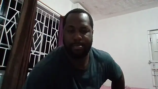 Snapshot of Bighood_T chatting on 10.18.25 Bighood T online show from 10.18.25