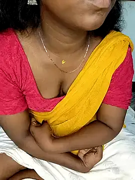 Snapshot of tamilachi4u chatting on 12.27.24 tamilachi4u online show from 12.27.24