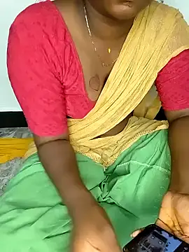Snapshot of tamilachi4u chatting on 01.02.25 tamilachi4u online show from 01.02.25