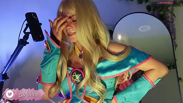 Snapshot of loIijanne chatting on 10.07.25 loIijanne online show from 10.07.25