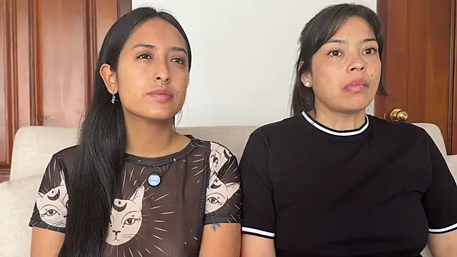 Snapshot of 2SummerLove1 chatting on 10.27.25 2SummerLove1 online show from 10.27.25