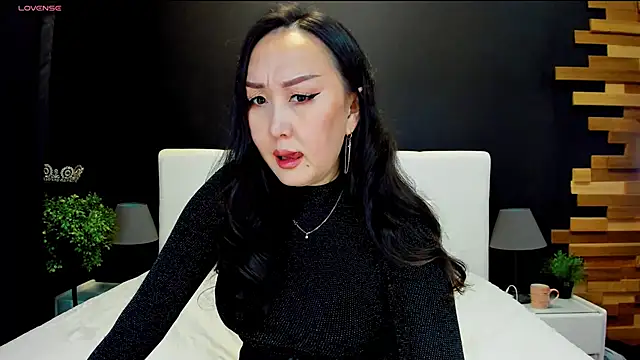 Snapshot of Julianna_Jami chatting on 10.26.25 Julianna Jami online show from 10.26.25