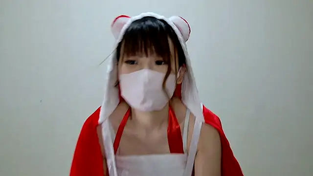 Snapshot of hi---chan- chatting on 12.25.24 hi---chan- online show from 12.25.24