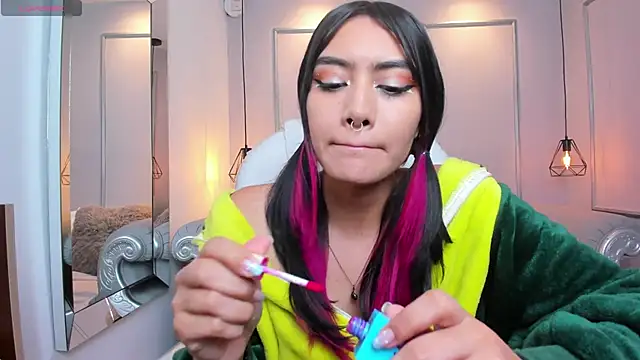 AzuraKindong online show from 03.11.25