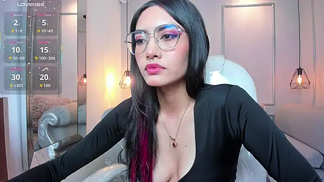 AzuraKindong online show from 11.04.25