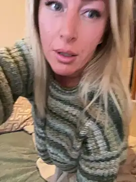 Snapshot of ChristyAdair chatting on 02.25.25 ChristyAdair online show from 02.25.25