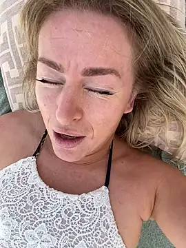 Snapshot of ChristyAdair chatting on 03.09.25 ChristyAdair online show from 03.09.25