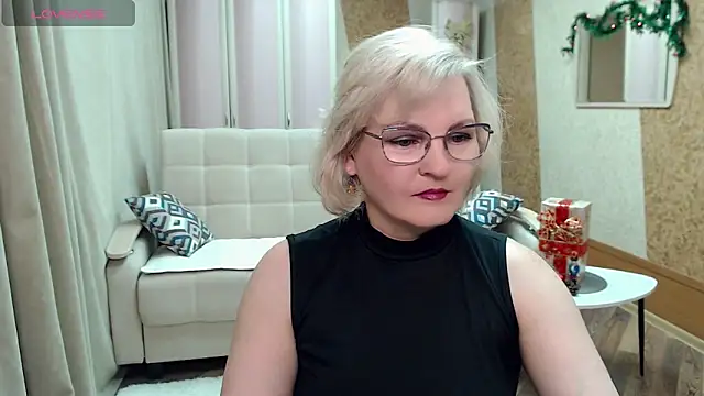 Snapshot of BlondeBrilliant7 chatting on 12.15.24 BlondeBrilliant7 online show from 12.15.24