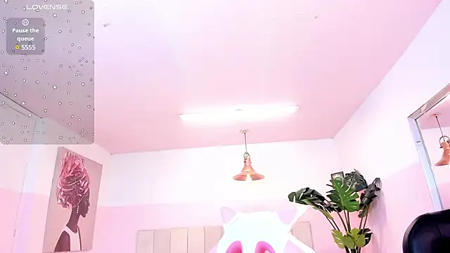 Snapshot of Red_lady chatting on 02.25.25 Red lady online show from 02.25.25