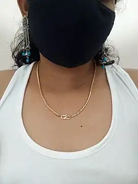 Snapshot of Angleannie chatting on 10.12.25 Angleannie online show from 10.12.25