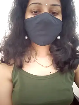 Snapshot of Angleannie chatting on 10.16.25 Angleannie online show from 10.16.25