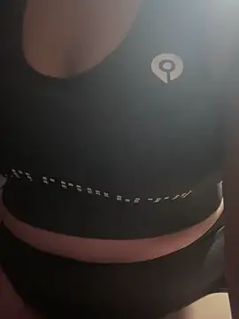 Snapshot of SEXY-ZENA chatting on 02.19.25 SEXY-ZENA online show from 02.19.25