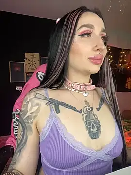 Snapshot of Molly__Moon chatting on 12.18.24 Molly Moon online show from 12.18.24