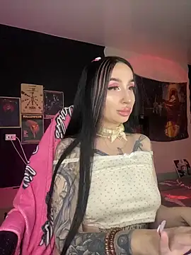 Snapshot of Molly__Moon chatting on 12.28.24 Molly Moon online show from 12.28.24