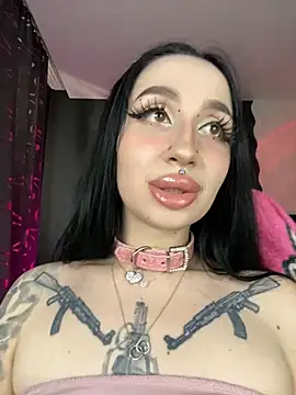 Snapshot of Molly__Moon chatting on 02.20.25 Molly Moon online show from 02.20.25