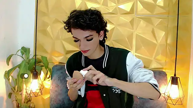 Snapshot of SexyJuliii21 chatting on 01.23.25 SexyJuliii21 online show from 01.23.25