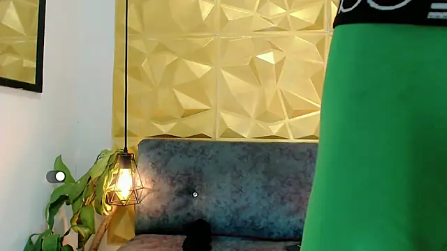 Snapshot of SexyJuliii21 chatting on 03.20.25 SexyJuliii21 online show from 03.20.25