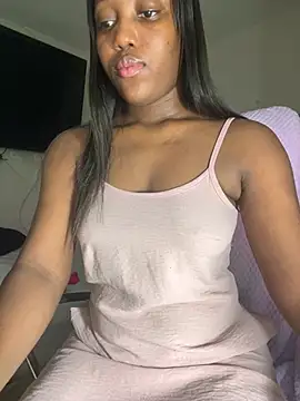 Snapshot of kellya_ chatting on 01.04.25 kellya online show from 01.04.25