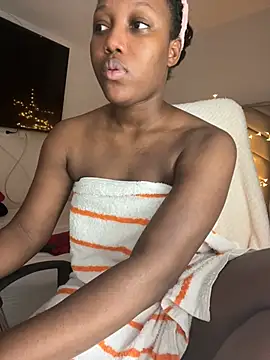 Snapshot of kellya_ chatting on 02.03.25 kellya online show from 02.03.25