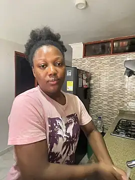 Snapshot of kellya_ chatting on 02.20.25 kellya online show from 02.20.25