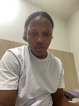 Snapshot of kellya_ chatting on 03.01.25 kellya online show from 03.01.25