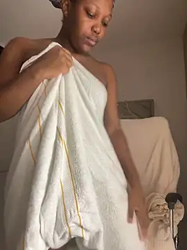 Snapshot of kellya_ chatting on 03.09.25 kellya online show from 03.09.25