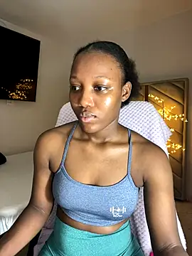 Snapshot of kellya_ chatting on 10.10.25 kellya online show from 10.10.25