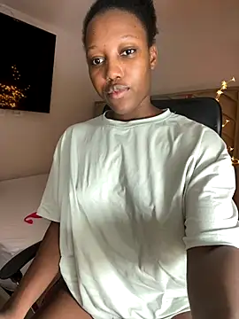 Snapshot of kellya_ chatting on 10.22.25 kellya online show from 10.22.25