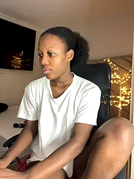 Snapshot of kellya_ chatting on 10.24.25 kellya online show from 10.24.25