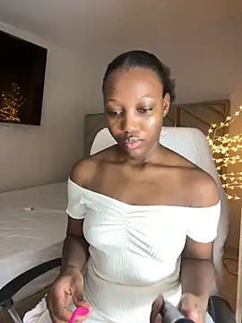 Snapshot of kellya_ chatting on 11.12.25 kellya online show from 11.12.25