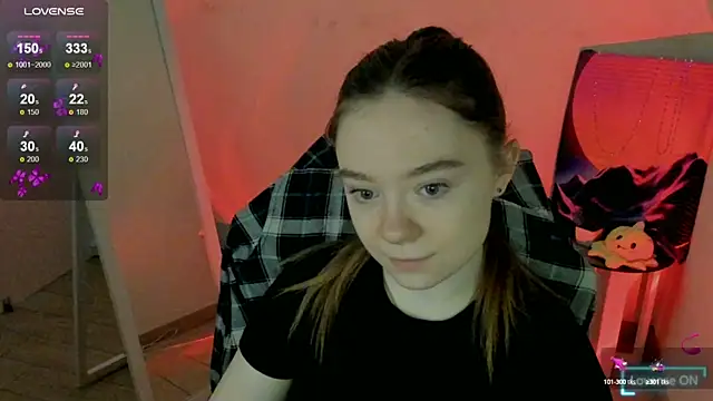 Snapshot of Florence_meow chatting on 03.18.25 Florence meow online show from 03.18.25