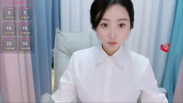 Snapshot of Liiniie-Lovers chatting on 01.04.25 Liiniie-Lovers online show from 01.04.25