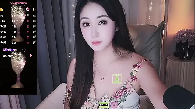 Snapshot of Liiniie-Lovers chatting on 11.08.25 Liiniie-Lovers online show from 11.08.25