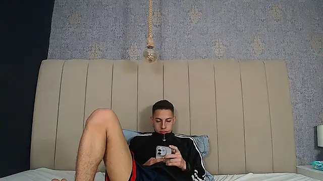 Snapshot of thiago19s chatting on 12.06.24 thiago19s online show from 12.06.24