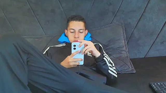 Snapshot of thiago19s chatting on 01.13.25 thiago19s online show from 01.13.25