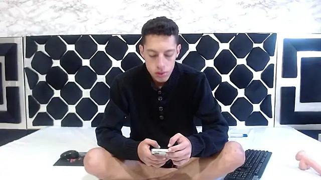 Snapshot of thiago19s chatting on 01.14.25 thiago19s online show from 01.14.25