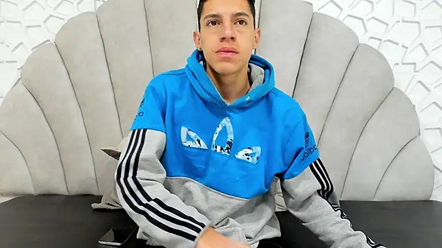 Snapshot of thiago19s chatting on 02.06.25 thiago19s online show from 02.06.25