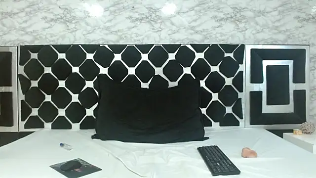 Snapshot of thiago19s chatting on 02.15.25 thiago19s online show from 02.15.25